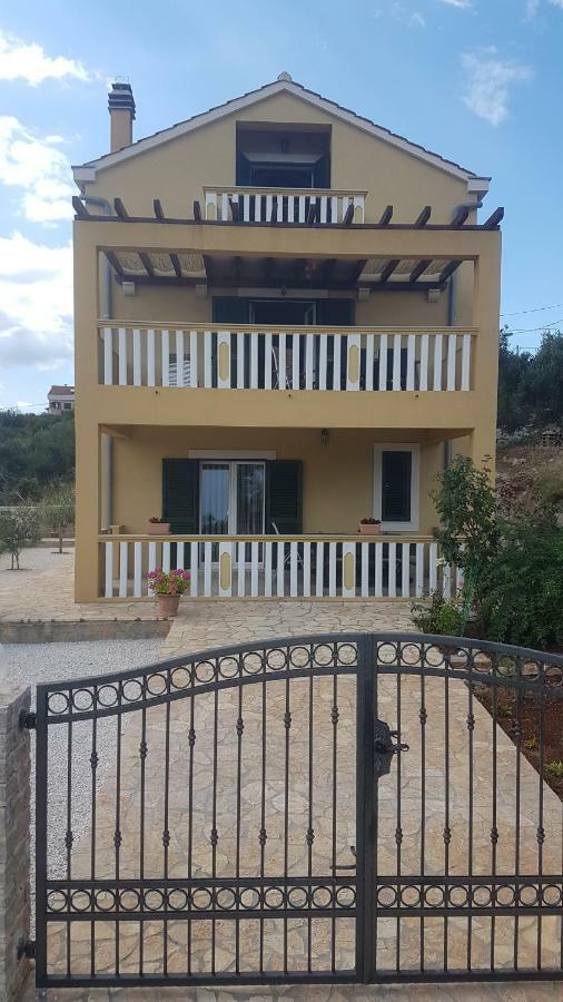 Apartment Azaleja 萨利 外观 照片